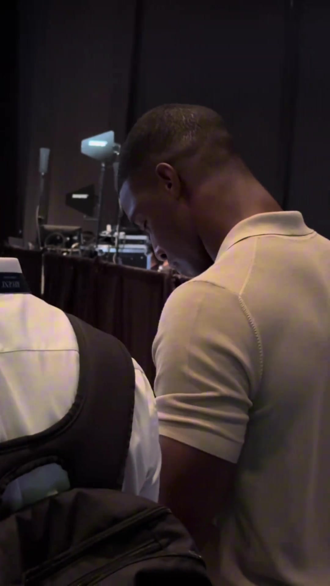 相愛相殺當山東泰山球迷在香港偶遇國安外援法比奧