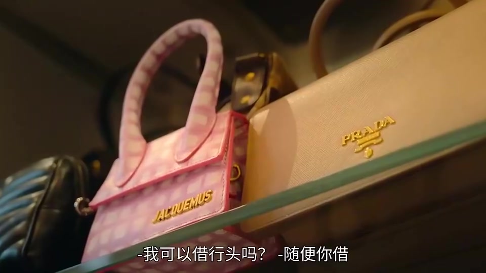 閨蜜羨慕壞了 喬治娜帶閨蜜參觀衣帽間就像一家服裝店