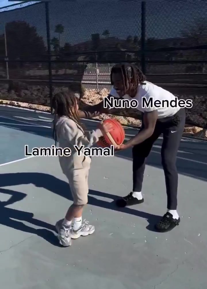 太壞了國(guó)外網(wǎng)友惡搞今天凌晨亞馬爾vs門德斯