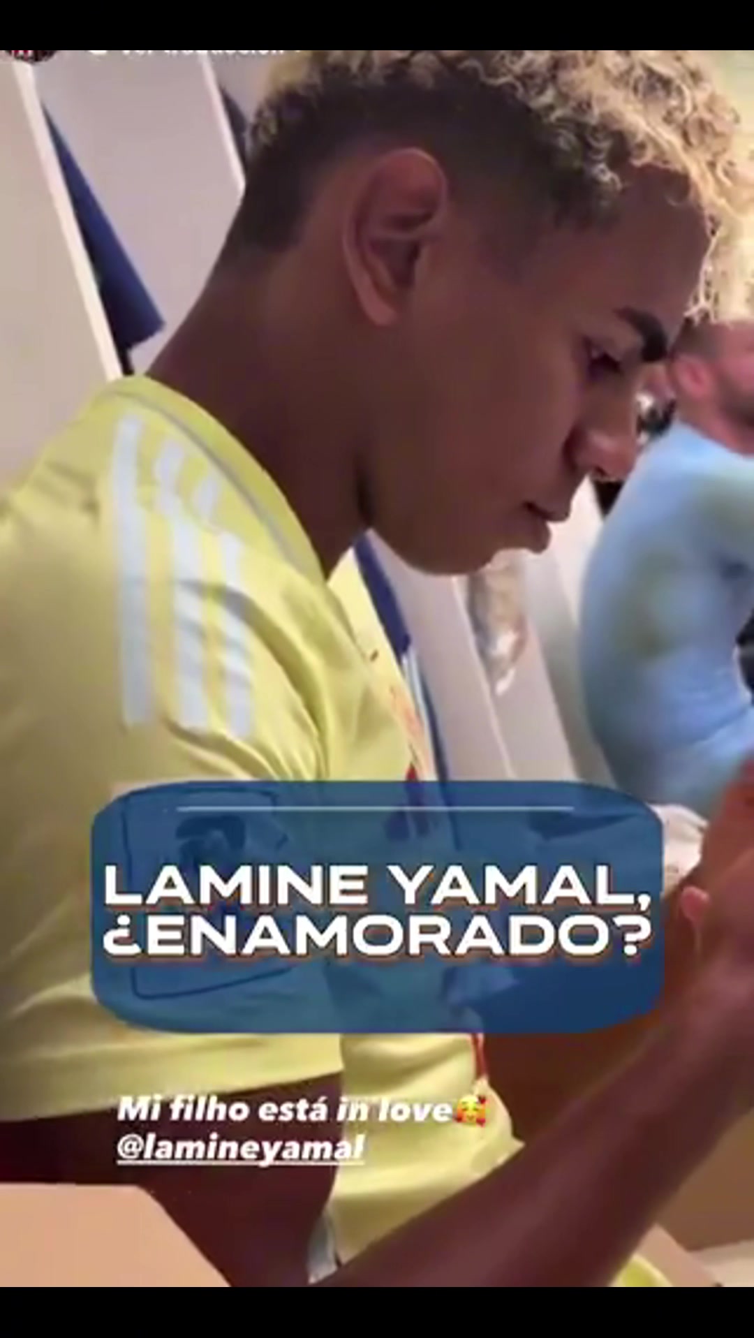 尼科你為什么對(duì)著手機(jī)笑亞馬爾我戀愛(ài)了