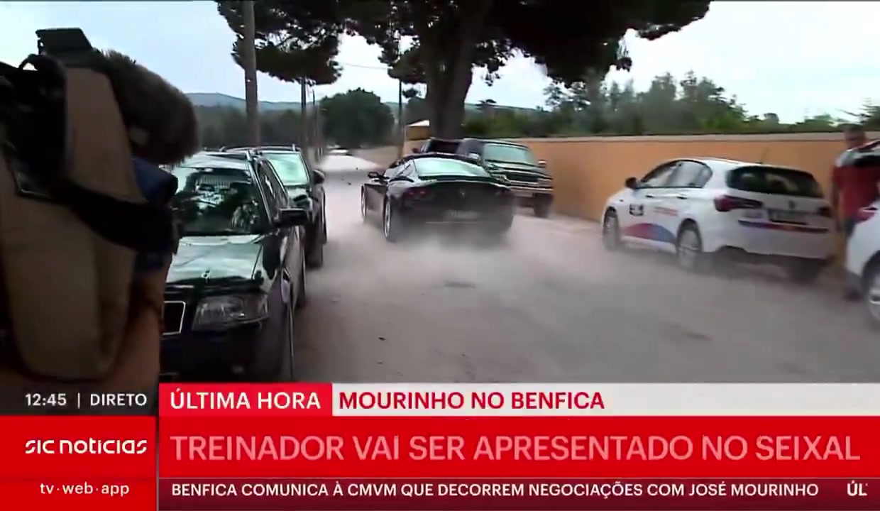 情義值千金穆帥開著阿布17年前送的限量版法拉利跑車出任本菲卡主帥