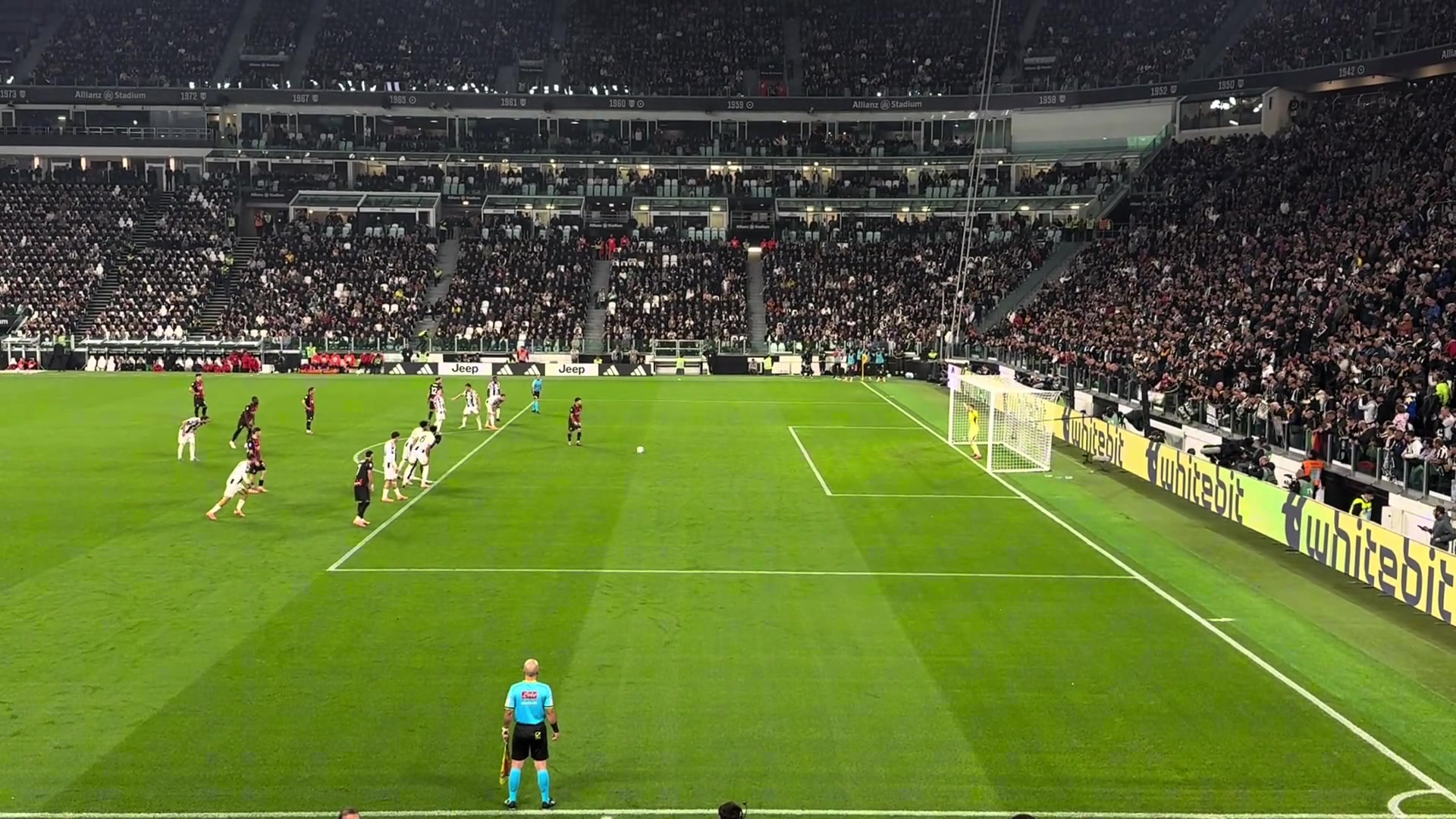 球迷現(xiàn)場(chǎng)實(shí)拍普利西奇踢飛點(diǎn)球