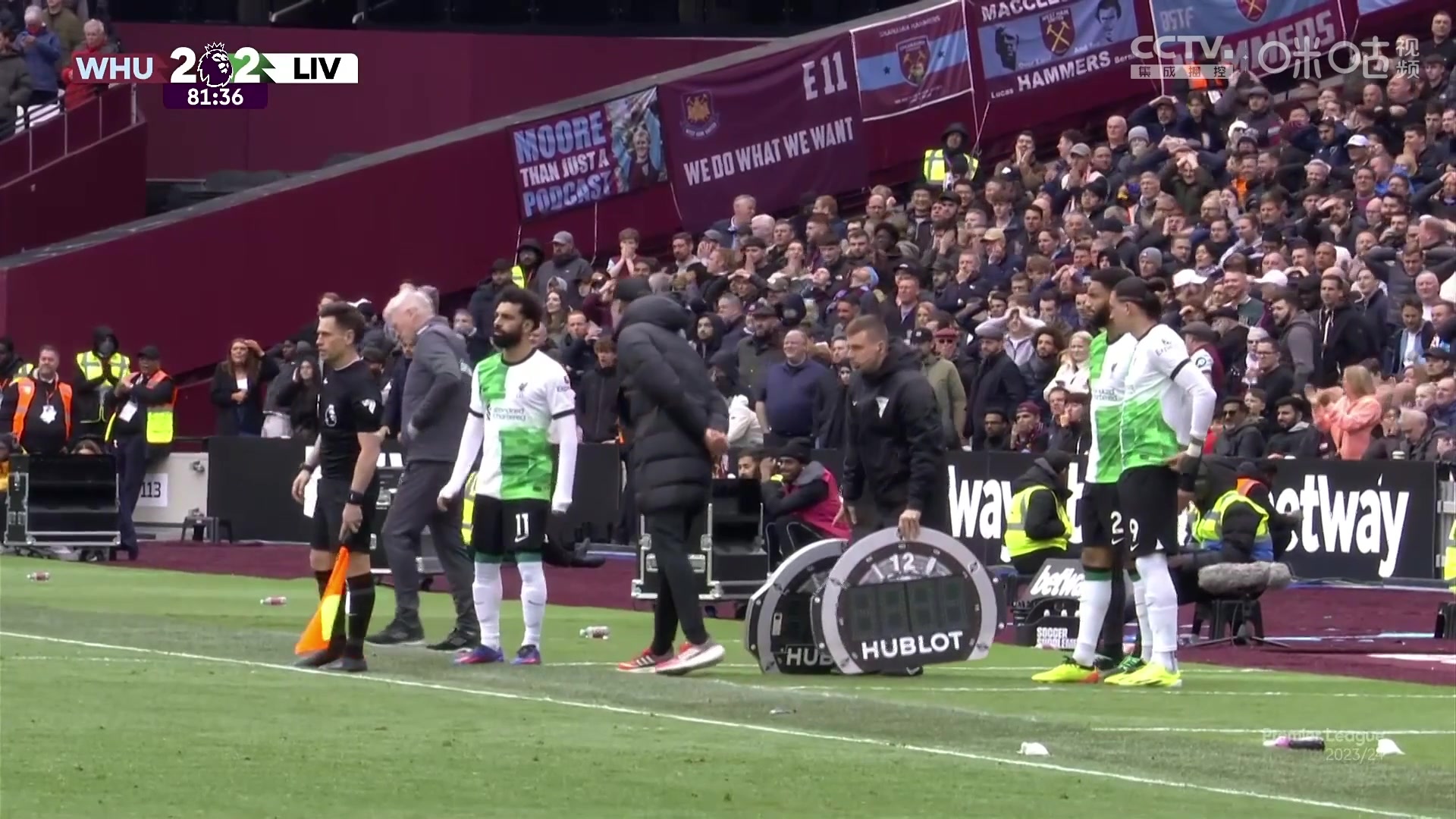 斯洛特怎么辦當(dāng)年薩拉赫不滿替補(bǔ)即將上場時(shí)和渣叔發(fā)生爭吵