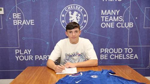 官方：切爾西與17歲中場雷吉-沃爾什簽下首份職業(yè)合同