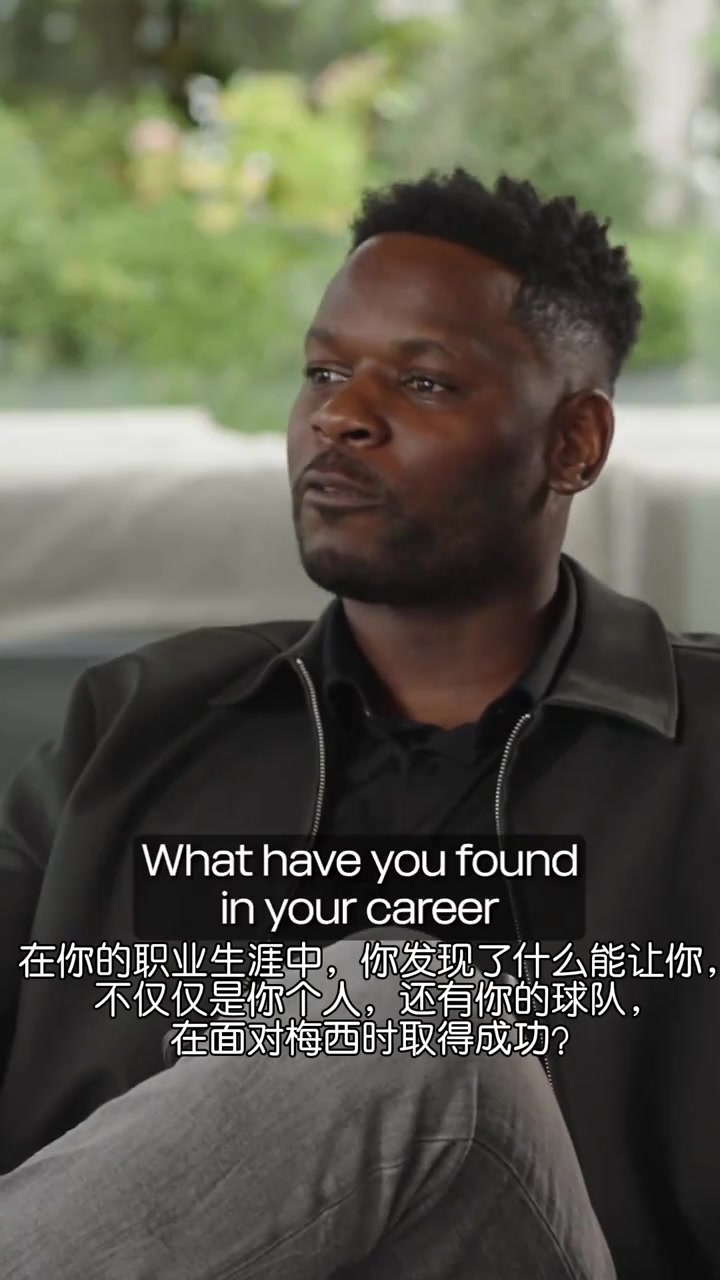 梅西更優(yōu)雅穆勒生涯前十年我一直支持C羅但年長后支持梅西