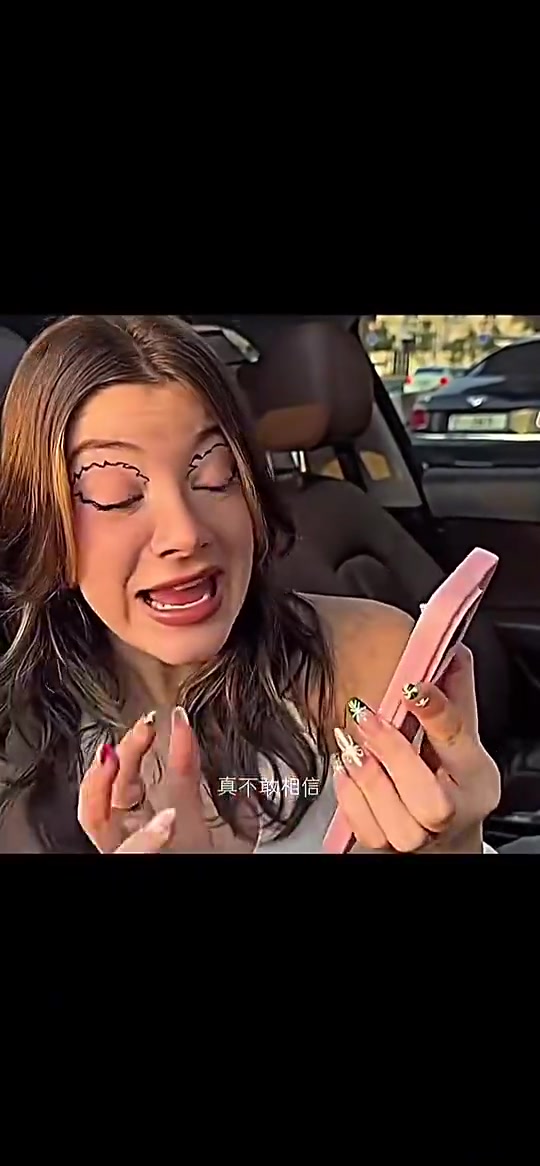 女網(wǎng)紅他只是個(gè)足球運(yùn)動(dòng)員竟然給我?guī)砹?00w點(diǎn)贊