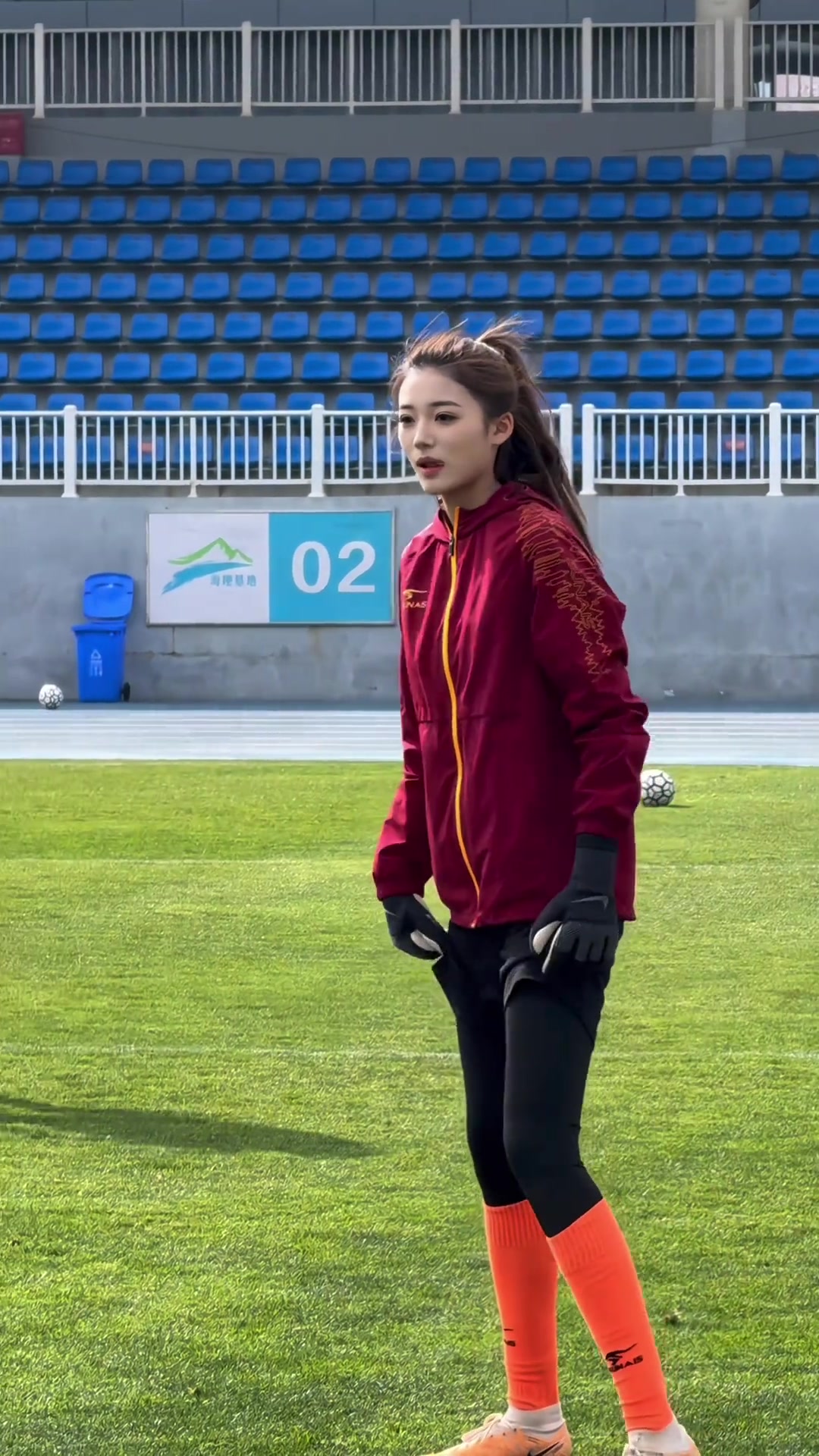 是不是國內(nèi)最美女球員河南女足球員李曉絮