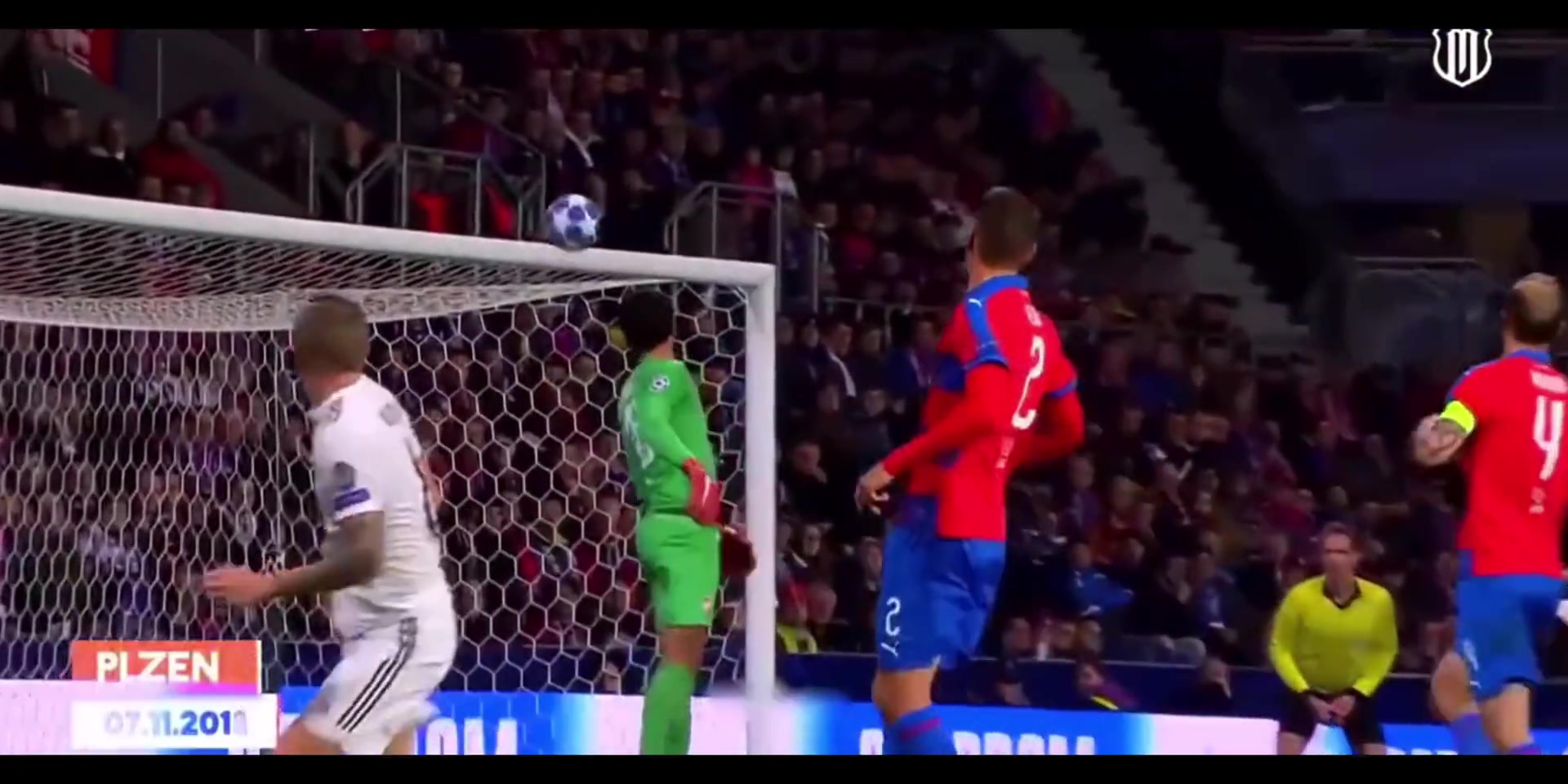 招牌的低桿右塞克羅斯的經典克式推桿優(yōu)雅美麗的腳法