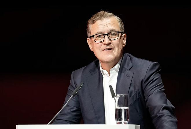 德雷森：我們?cè)诤湍切┎恍枰獮殄X(qián)發(fā)愁的俱樂(lè)部競(jìng)爭(zhēng)，但這很好