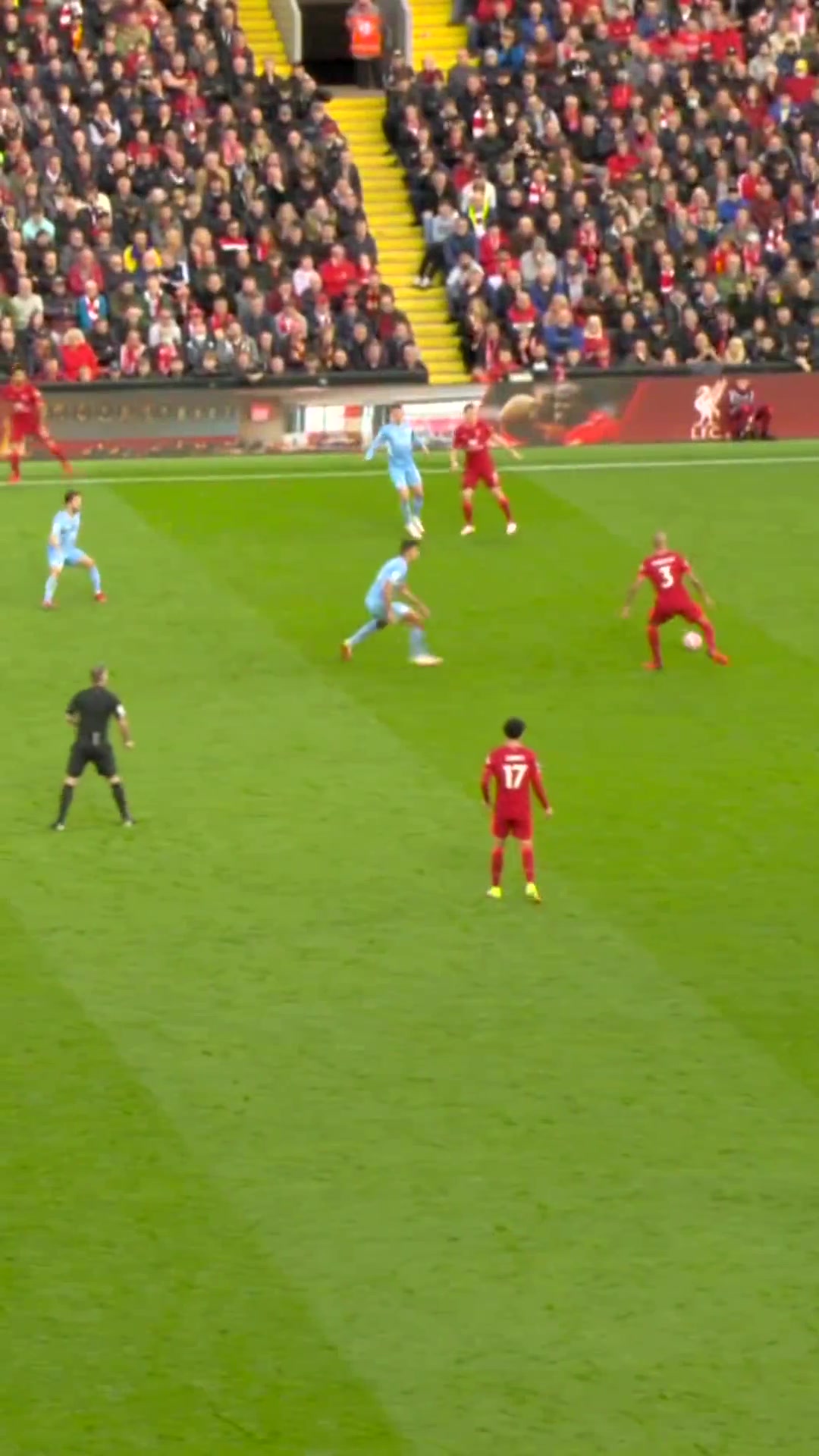 還記得曼城與利物浦的這次經(jīng)典對(duì)決嗎據(jù)說(shuō)下半場(chǎng)簡(jiǎn)直是神仙打架