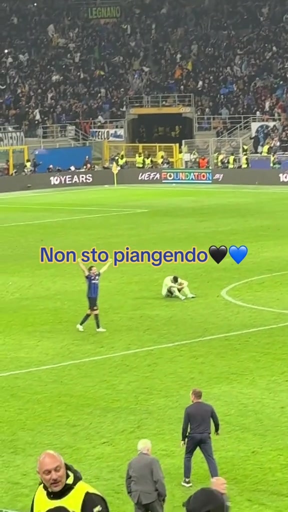 冰火兩重天球迷實拍國米擊敗巴薩瞬間眾生相