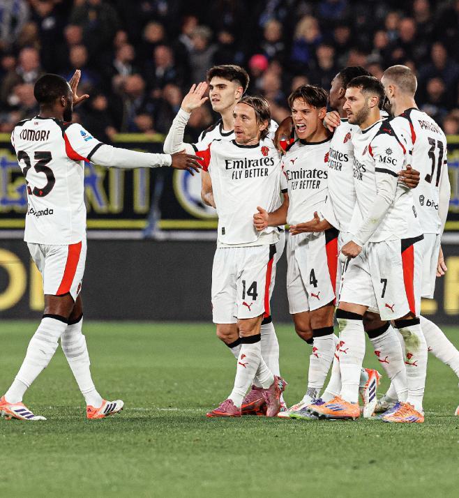 悲喜夜！多特點(diǎn)球大戰(zhàn)滅法鷹，本澤馬淘汰C羅，AC米蘭客場(chǎng)平苦主