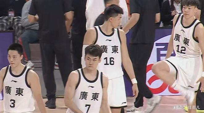 打爆廣東隊？歐洲強(qiáng)力中鋒空降全運(yùn)會，一隊比四川男籃更強(qiáng)！