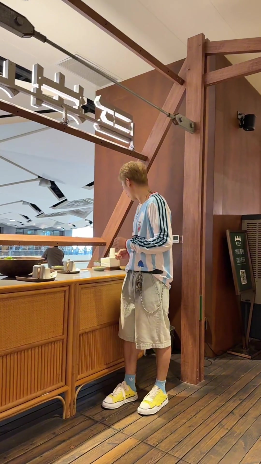 榮昊你小子有這么漂亮的女閨蜜這世界上真有男生的女閨蜜啊