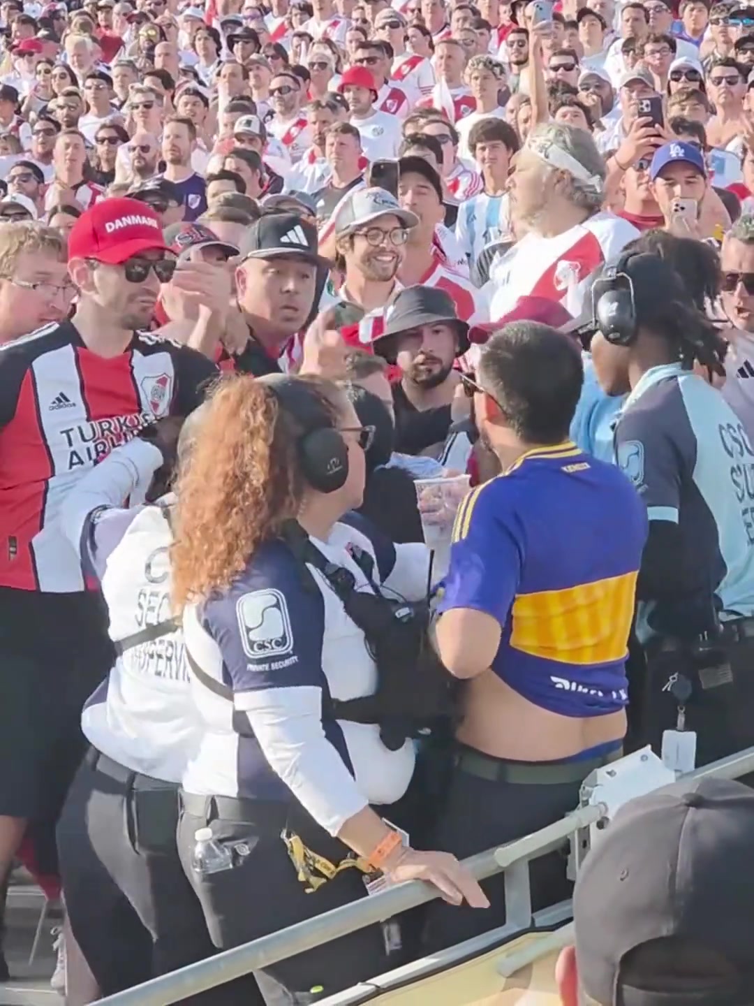 簡直是去送一名博卡球迷孤身闖入河床大本營以身入局啊