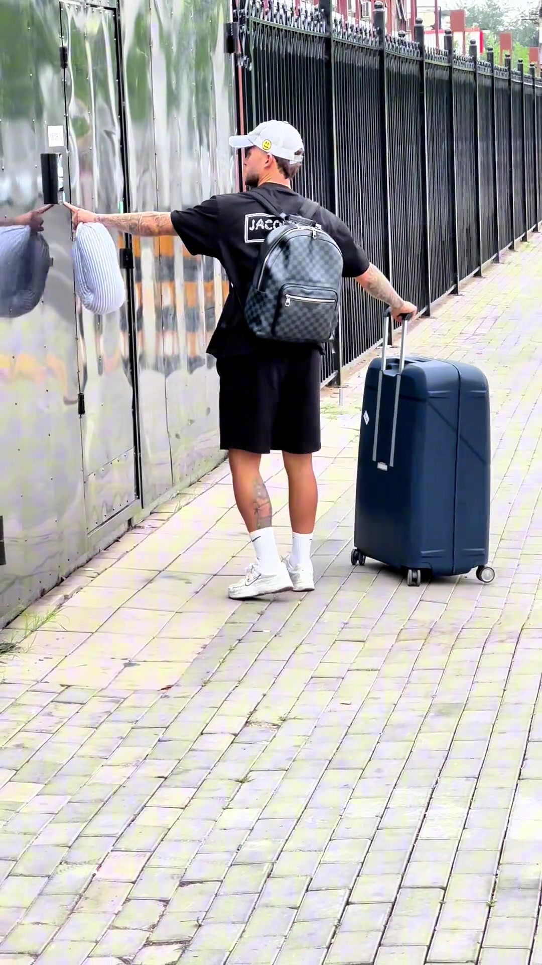 國安博主曬視頻一線隊(duì)今日上午集結(jié)李磊方昊等球員均已歸隊(duì)