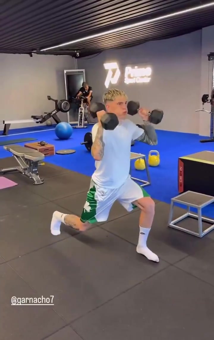 加納喬更新社媒正在進行單獨的個人訓(xùn)練