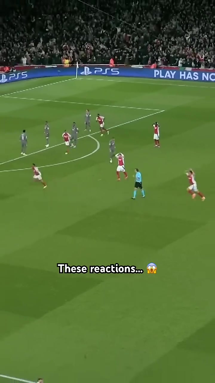 再復(fù)習(xí)億遍賴斯對皇馬任意球梅開二度后大家的反應(yīng)