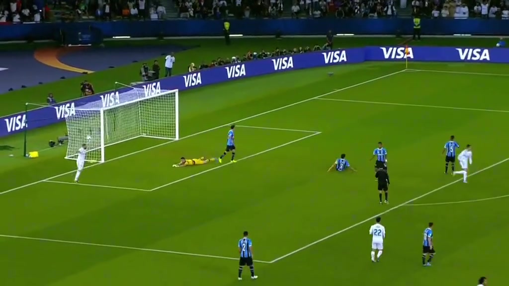 看了C羅這個視頻讓人覺得凌空抽射很簡單