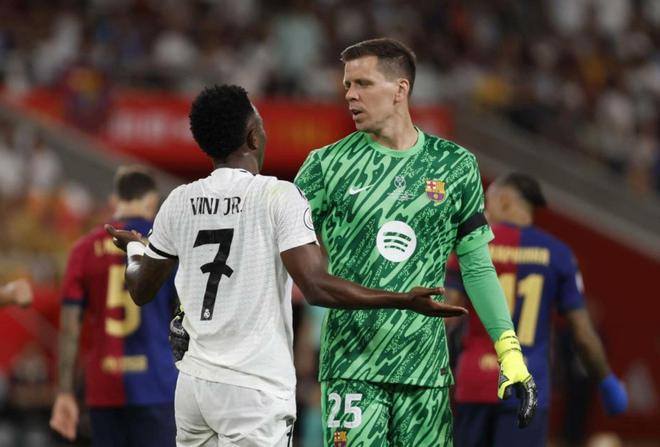 下場(chǎng)如何？什琴斯尼6次對(duì)陣皇馬，4勝2負(fù)丟11球從未零封