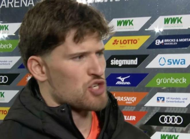 被記者問(wèn)今天是否需要洗澡，科貝爾：我覺(jué)得這個(gè)問(wèn)題有點(diǎn)冒犯