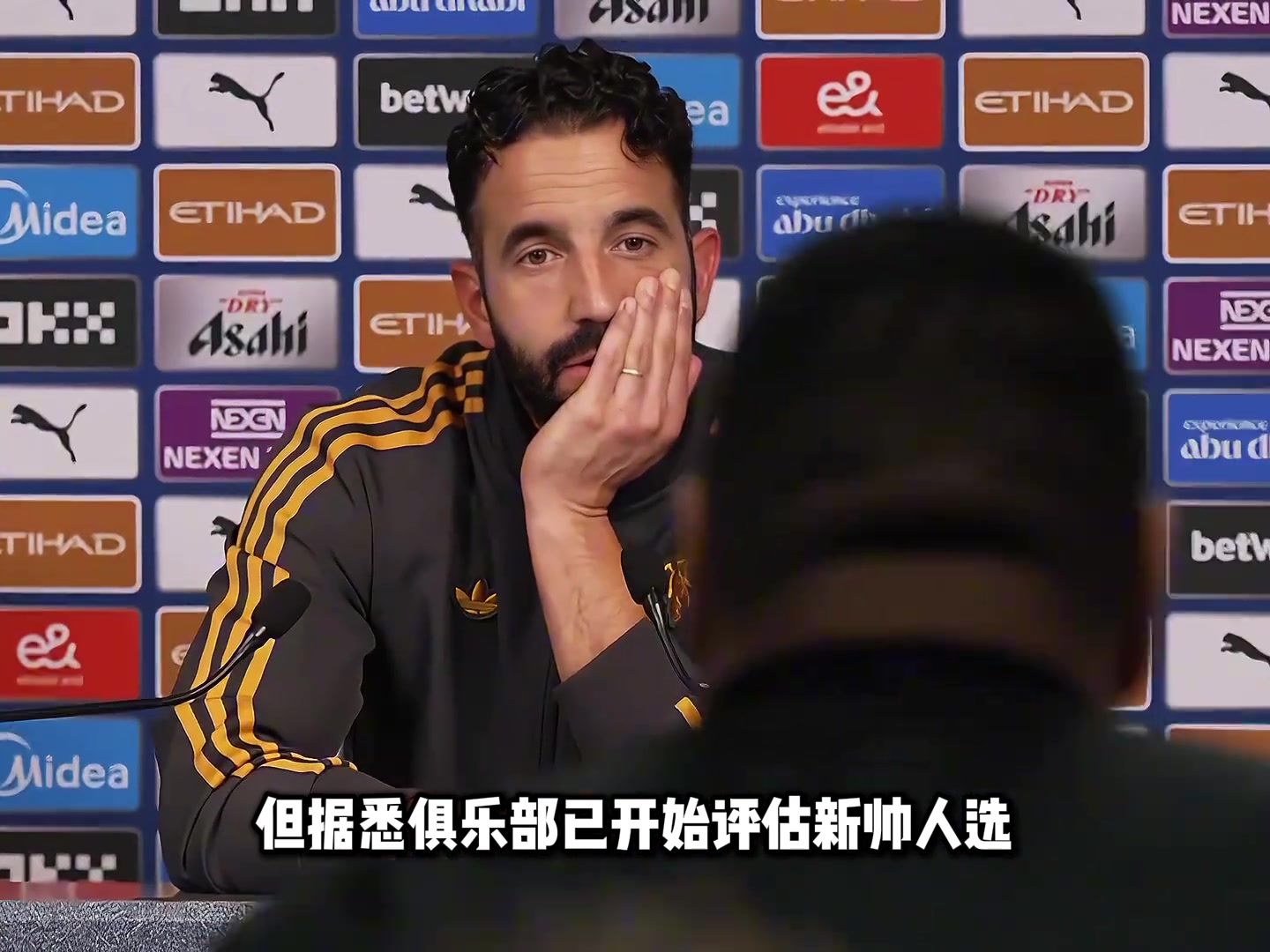 真的假的曼聯(lián)要用埃梅里來(lái)替換阿莫林埃梅里帶不了豪門(mén)