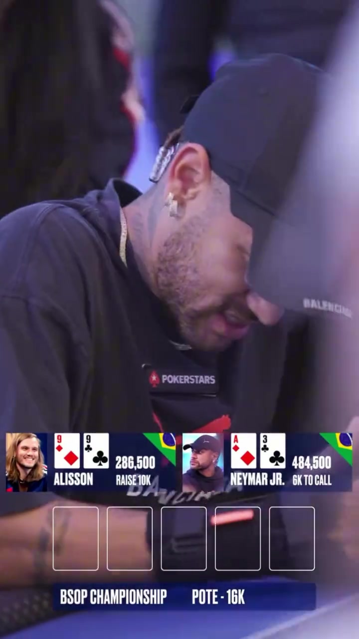 內(nèi)馬爾參加德州撲克比賽你小子是準(zhǔn)備不踢球改行當(dāng)牌手啊