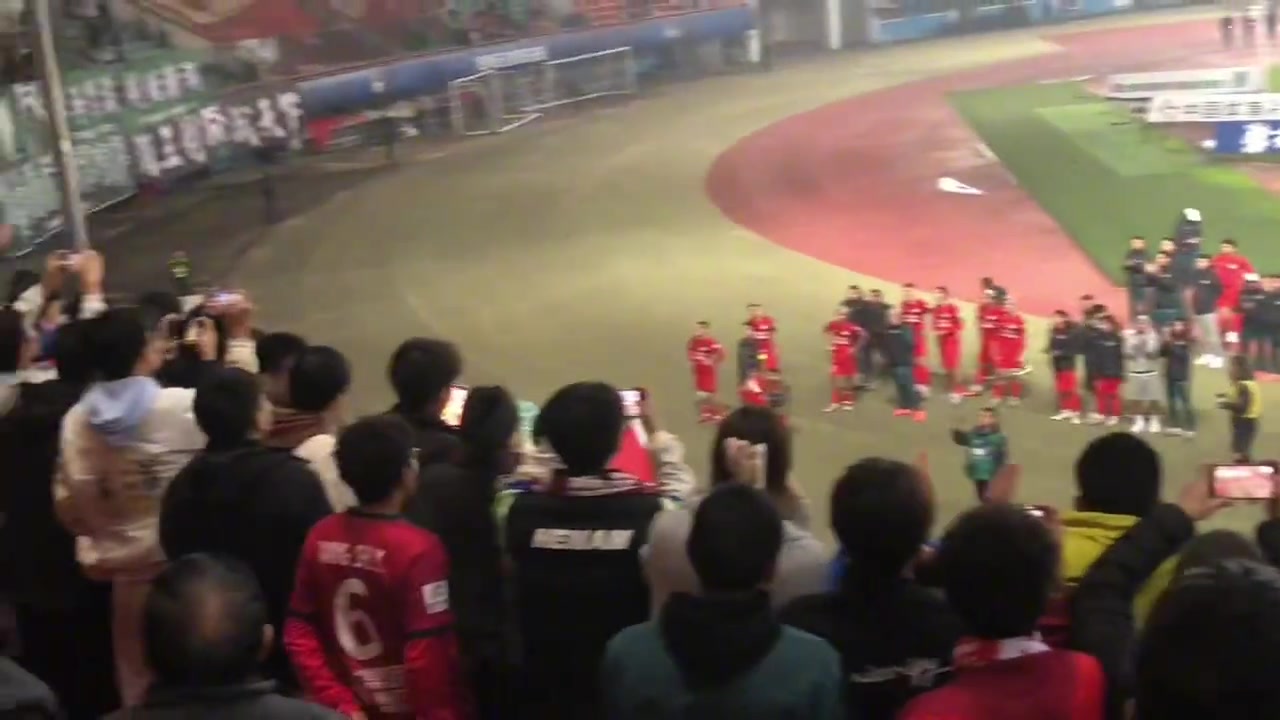 河南2-2戰(zhàn)平浙江后兩隊球迷共喊干死成都