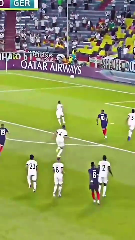 當(dāng)你以為博格巴的傳球傳大了時