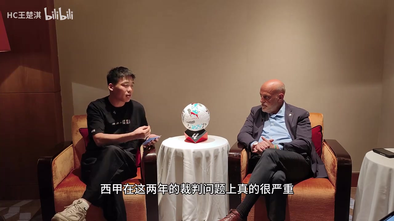 王楚淇當(dāng)面質(zhì)問(wèn)西甲主席梅西當(dāng)年離開(kāi)巴薩的真相是什么