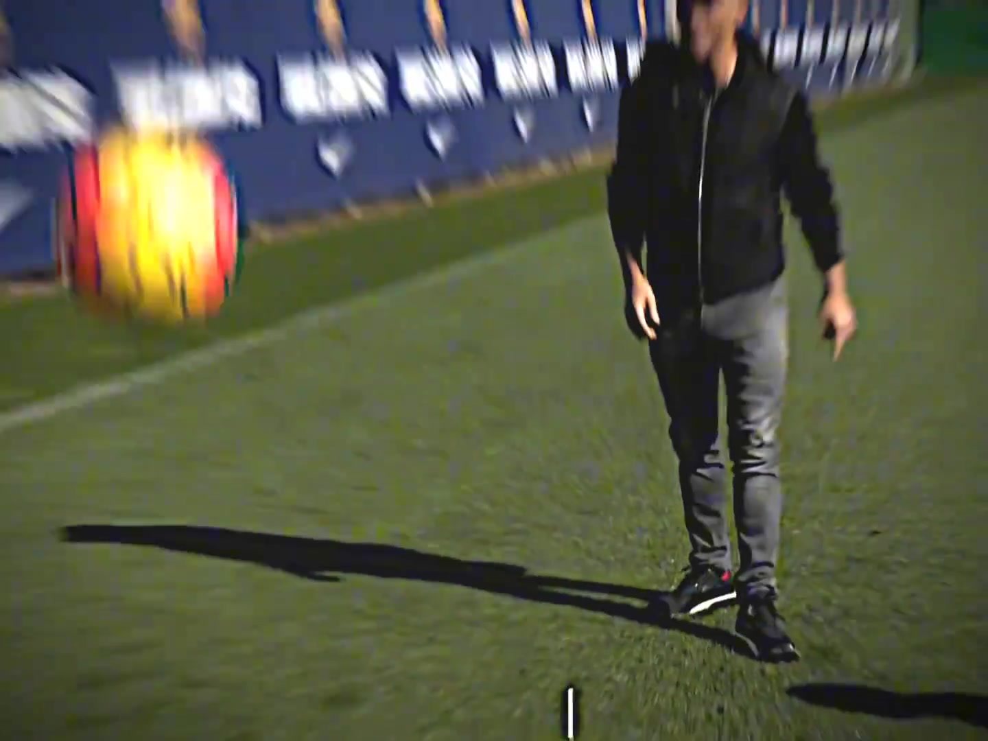 梅西攤手不是抱怨 而是老弟你還得練