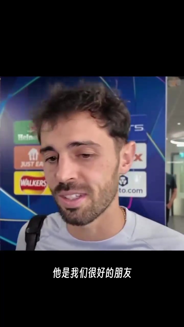 B席賽后德布勞內(nèi)來(lái)我們更衣室了我們真的很開心見到他