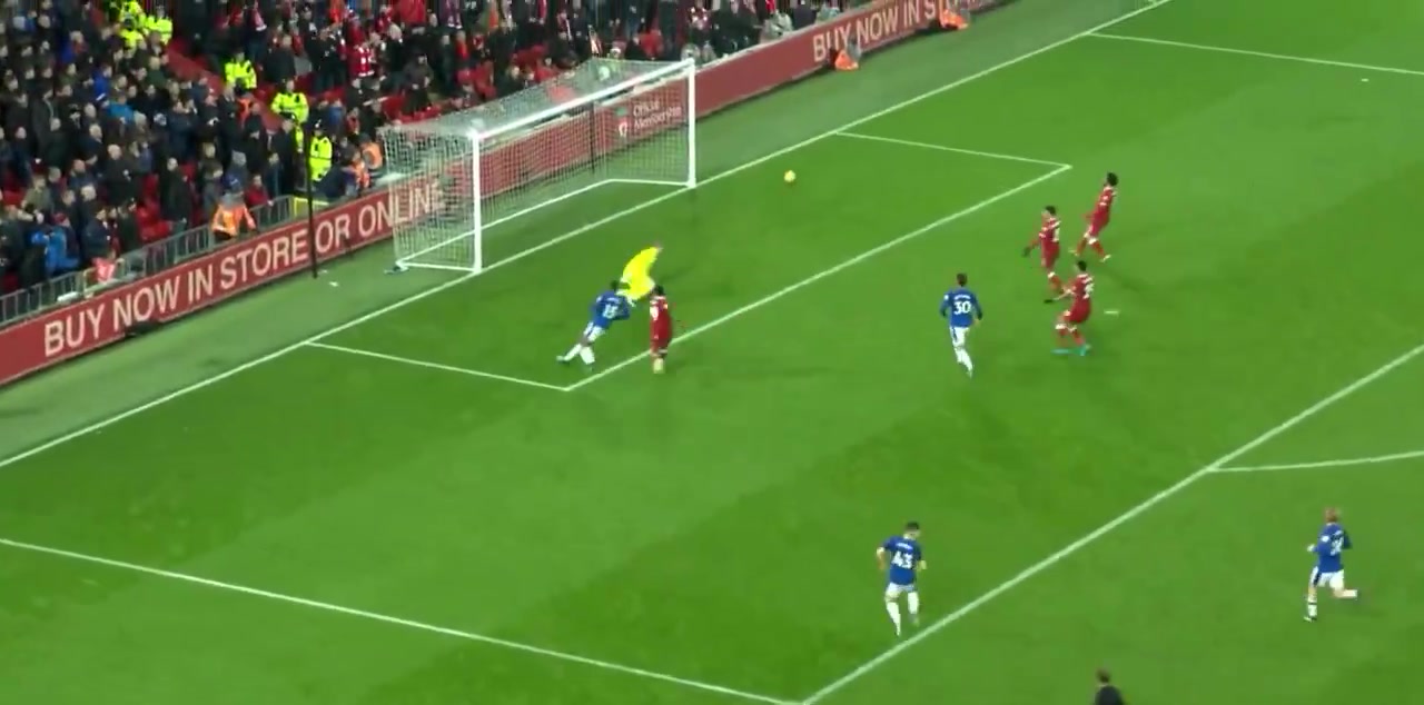 利物浦粉絲博主當(dāng)馬內(nèi)這么做時(shí)沒有人批評(píng)他