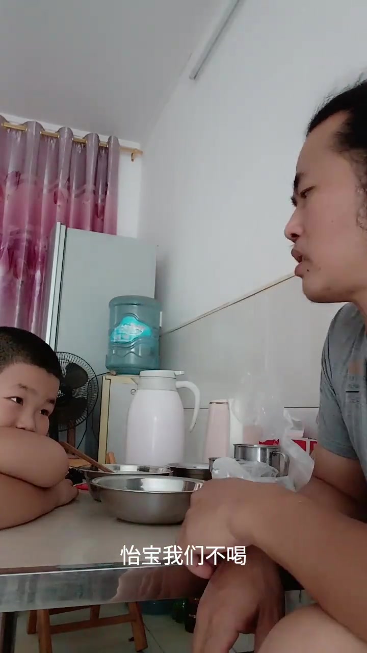 沒必要吧?球迷立誓國足一天不解散怡寶不喝耐克不買