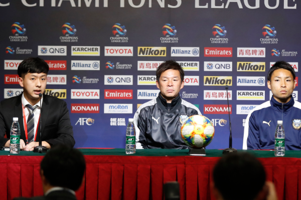 川崎前鋒舉行亞冠發(fā)佈會(huì)：鬼木達(dá)談?lì)娋啊㈨灴死帘響B(tài)爭勝