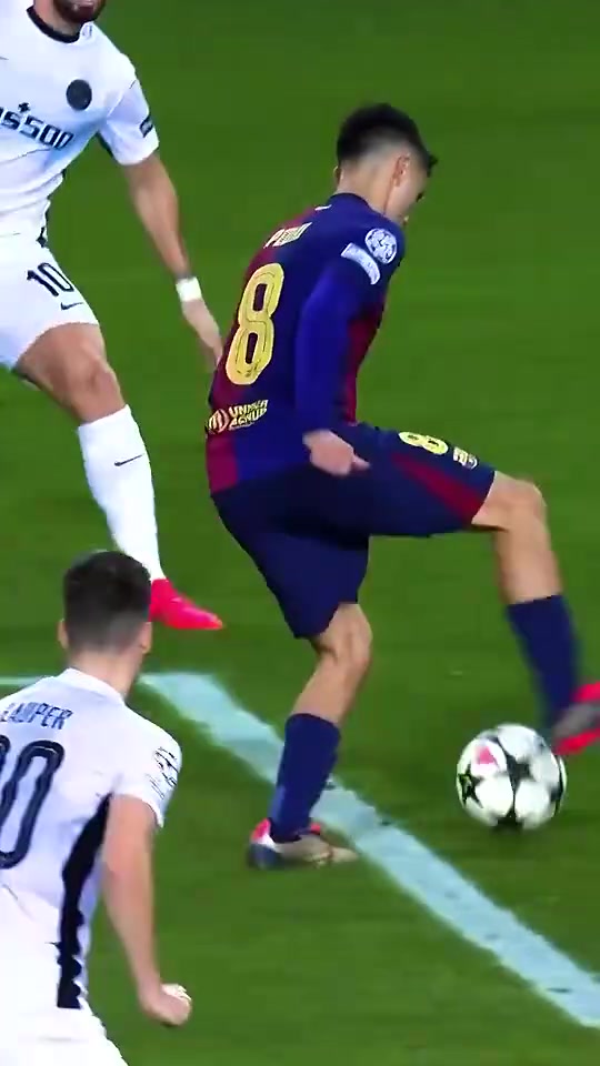 低調(diào)的大師名場(chǎng)面佩德里腦后長(zhǎng)眼腳后跟穿襠對(duì)手