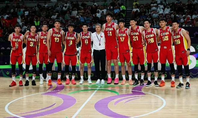 韓國(guó)公佈大名單，內(nèi)線巨人李元錫身高2米06！中國(guó)男籃比賽時(shí)間