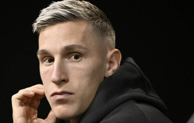 德媒：施洛特貝克可能在踢曼城時復(fù)出；迪朗維爾隨一線隊訓(xùn)練