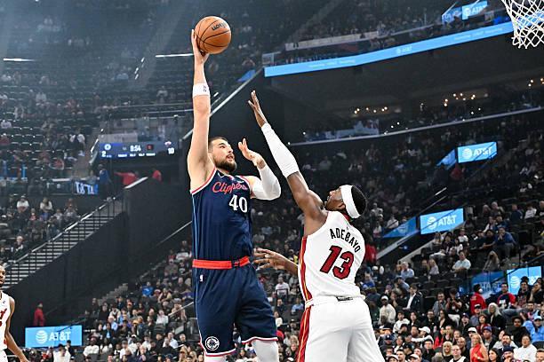 比賽觀感太糟糕瞭！快船內(nèi)線支柱的下滑幅度明顯偏大瞭一些？