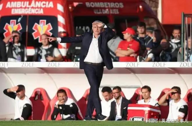 歐冠3連敗！穆里尼奧遭背棄，球隊(duì)0-1落后，球迷們第76分鐘就退場