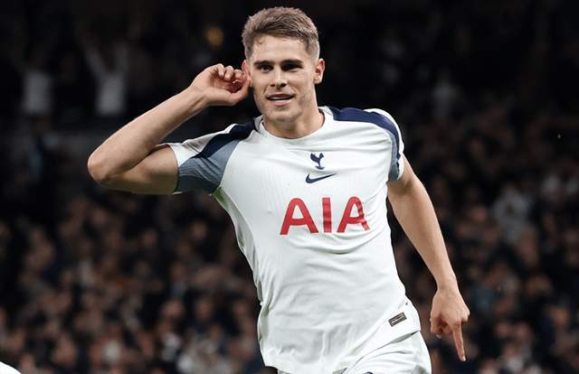 歐冠誕生超級進(jìn)球：爆趟5人 狂奔68米創(chuàng)紀(jì)錄！球迷起立致敬