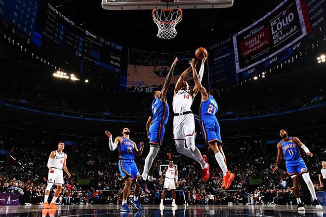 內(nèi)線都快被打爆瞭，結(jié)果快船依然不願意給首輪秀多些出場時間？