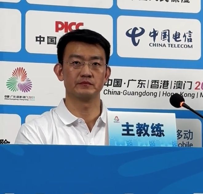 四川大勝河南采訪！王博回應(yīng)爭(zhēng)冠，胡金秋談慢節(jié)奏+與周琦搭檔！