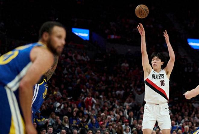 楊瀚森再次遭下放，決戰(zhàn)雷霆時(shí)將再召回，枯坐冷板凳成賣票吉祥物