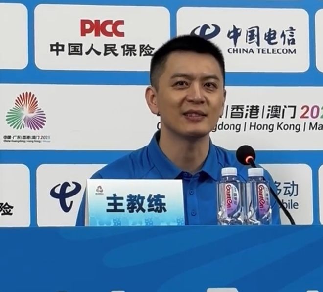 險(xiǎn)勝北京采訪！楊鳴繼偉大談決勝陣容，二哥調(diào)侃不退役，原帥獲贊