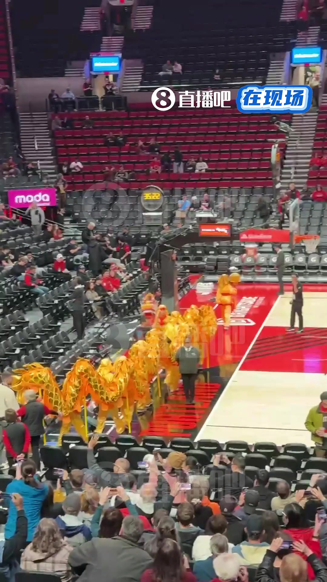 中國元素當?shù)刂袊鴮W校受邀今日將在開拓者主場表演舞龍