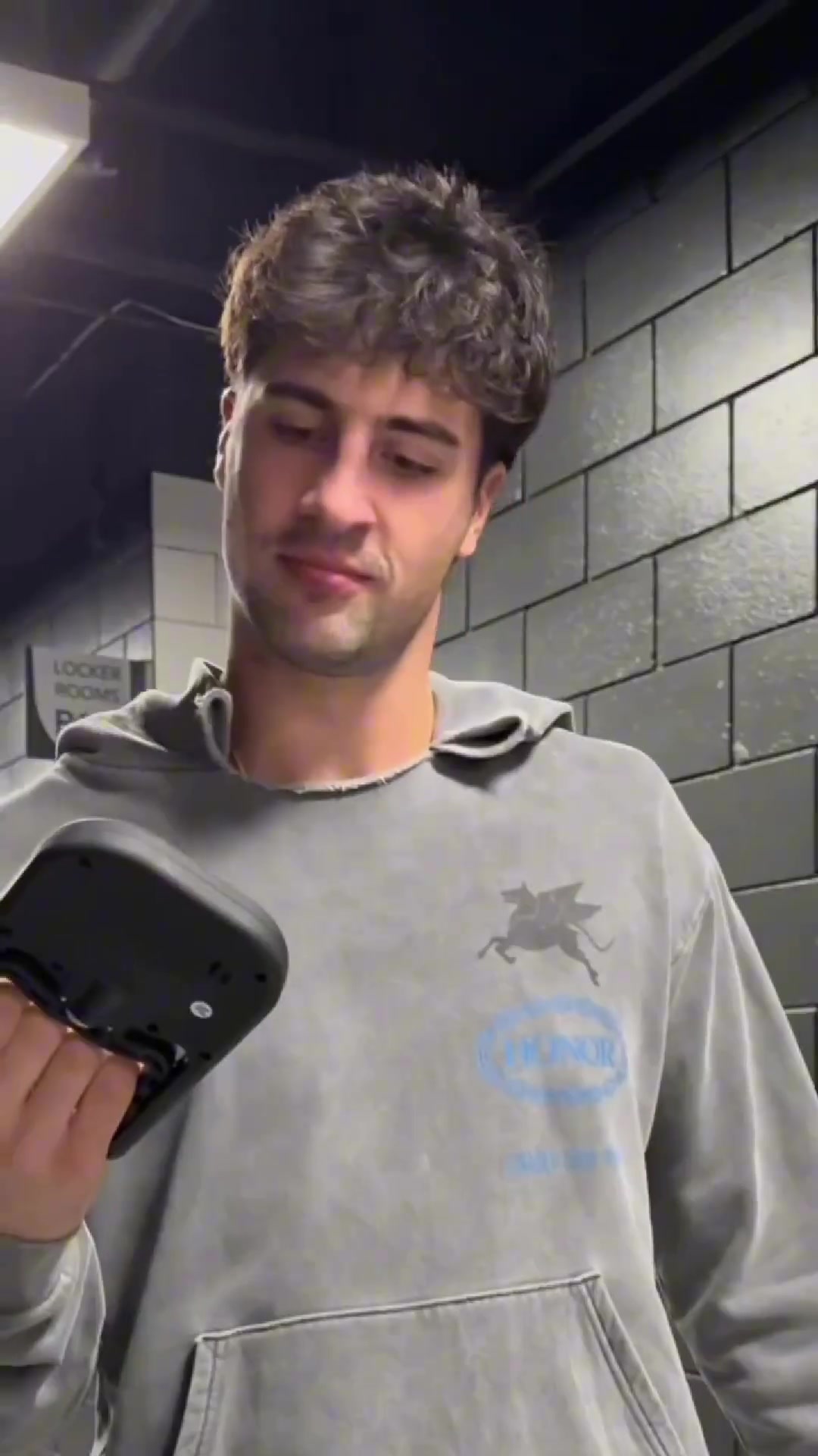 猜猜誰(shuí)是開拓者隊(duì)里的握力之王