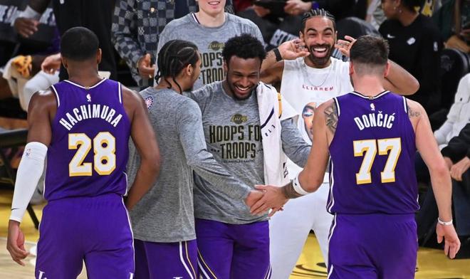 湖人贏瞭！2分險勝馬刺，迎來5連勝，湖人反超升至西部第二