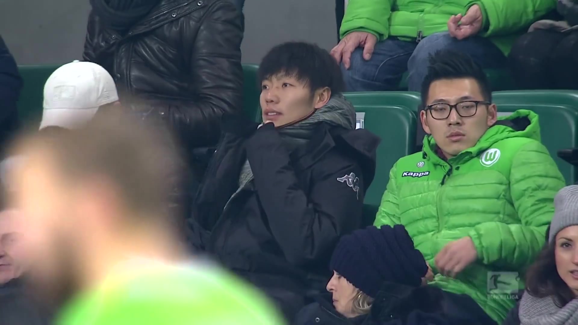 邵佳一留下了太多名場(chǎng)面當(dāng)年德甲官方回顧中國(guó)球員的精彩表現(xiàn)