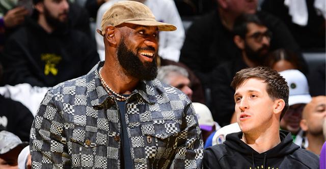 曝詹姆斯已被批準進行對抗性訓練 1-2周內(nèi)接受重新評估